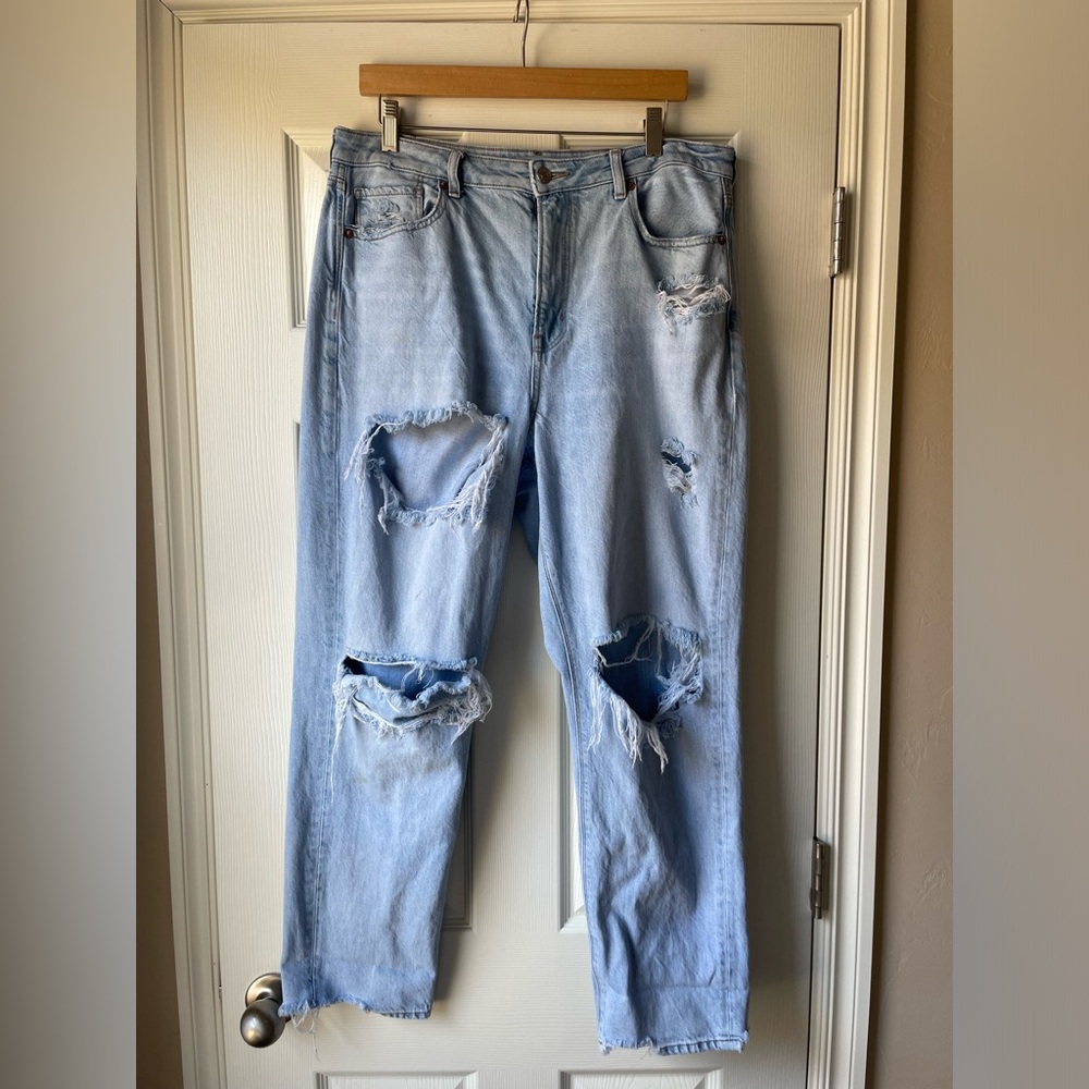 American Eagle Distressed Light Blue Women's Jeans Size 12